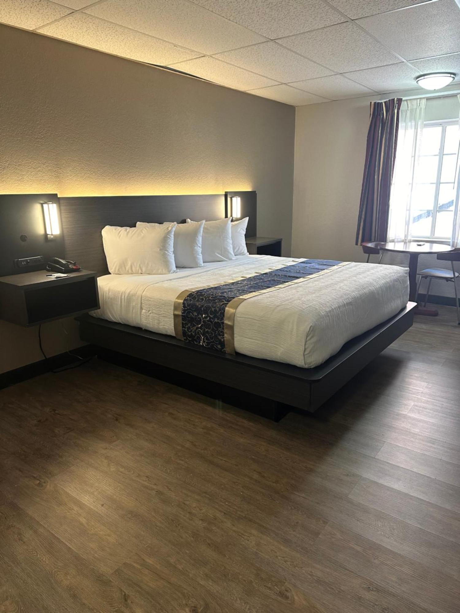 Hotel Baymont By Wyndham Deming Extérieur photo