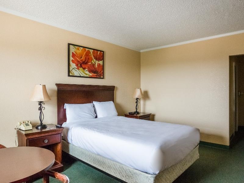 Hotel Baymont By Wyndham Deming Extérieur photo